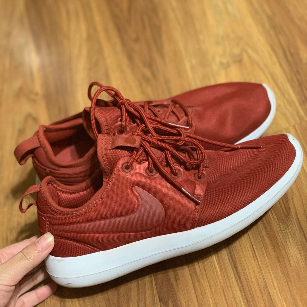 NIKE ROSHE